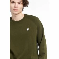 Penfield Green Bear Chest Badge Crew Sweatshirt -Penfield Shop unnamed file 282
